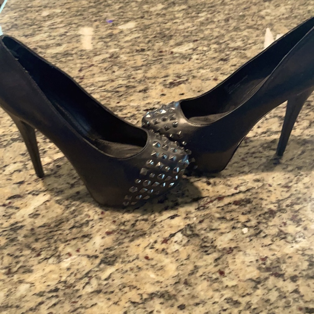 Size 10 heals